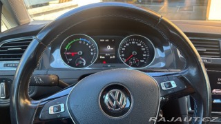 Volkswagen Golf -e 2021