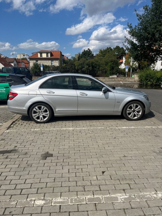 Mercedes-Benz C 1,8 CGI automat 107 000