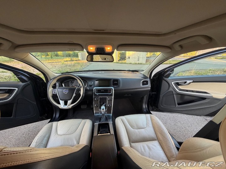 Volvo V60 2,4 D5 AWD 158kw 2011