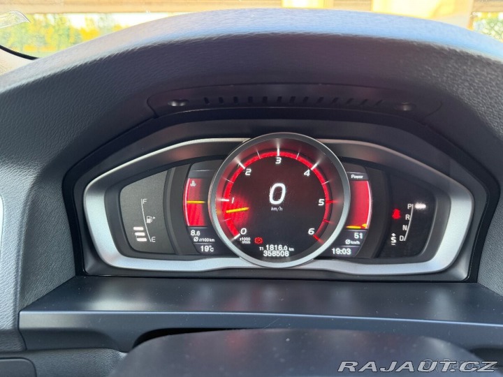 Volvo V60 2,4 D5 AWD 158kw 2011