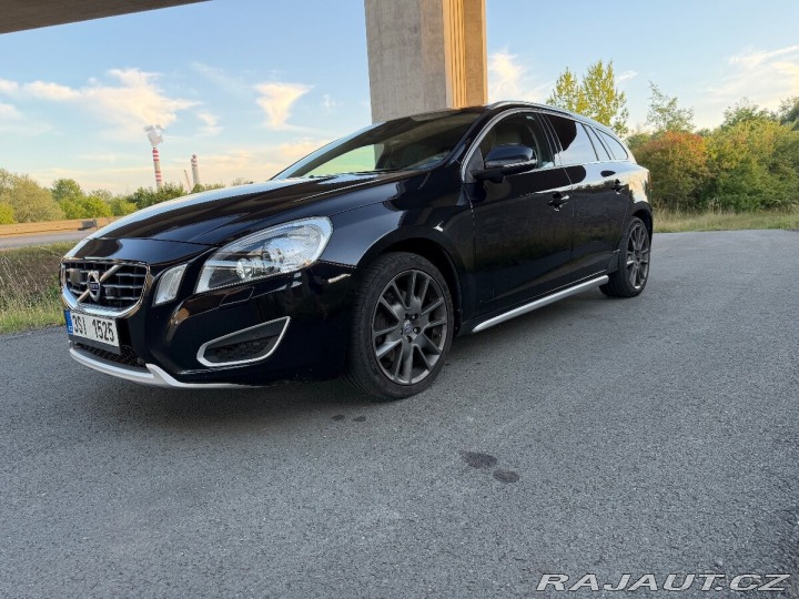 Volvo V60 2,4 D5 AWD 158kw 2011