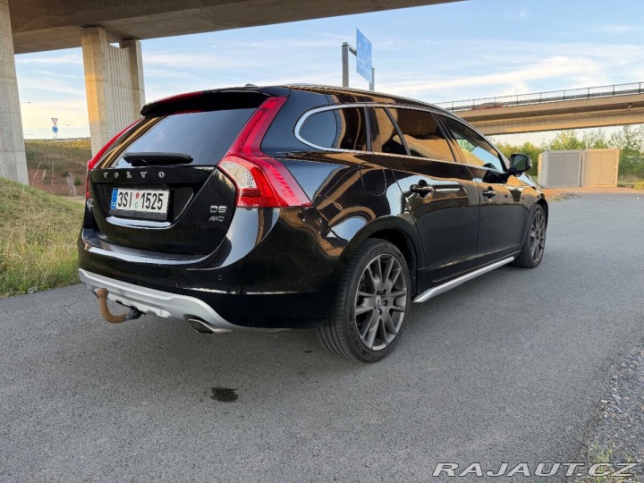 Volvo V60 2,4 D5 AWD 158kw 2011