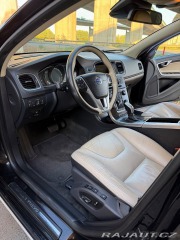 Volvo V60 2,4 D5 AWD 158kw 2011