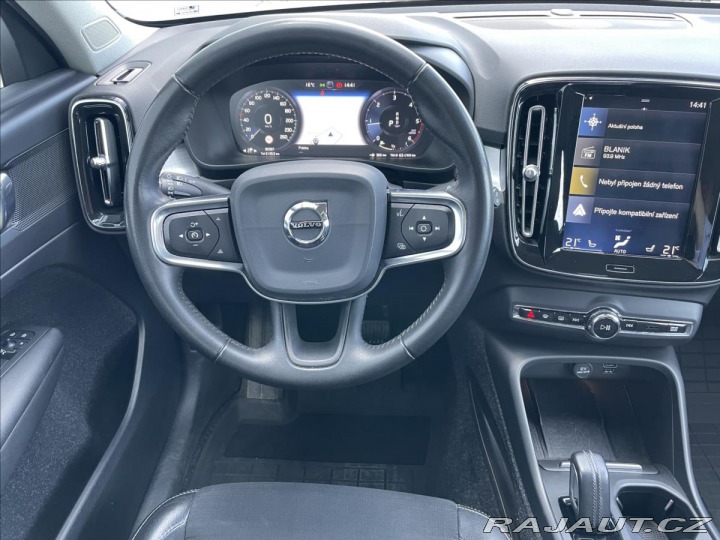 Volvo XC40 2,0 D3 Drive-E MOMENTUM P 2020