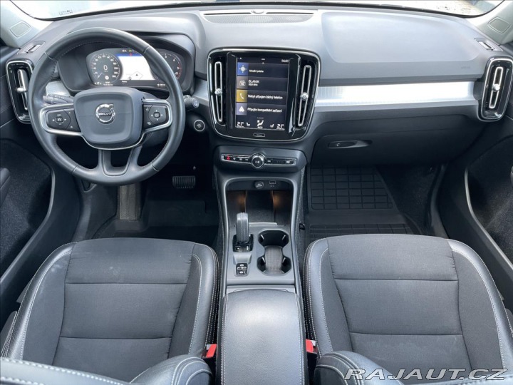 Volvo XC40 2,0 D3 Drive-E MOMENTUM P 2020