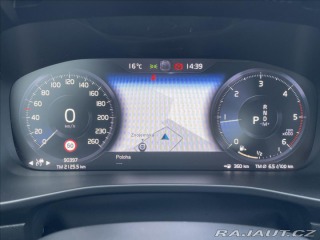 Volvo XC40 2,0 D3 Drive-E MOMENTUM P 2020