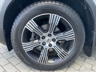 Volvo XC40 2,0 D3 Drive-E MOMENTUM P 2020