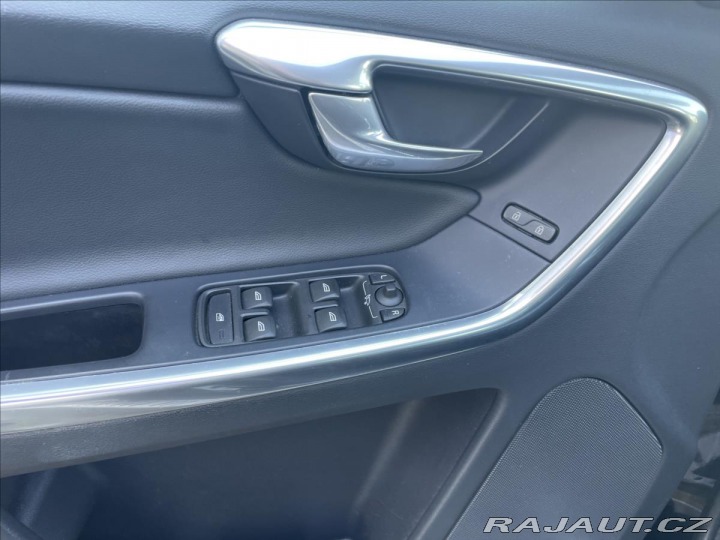 Volvo XC60 2,4 D4 AWD MOMENTUM 2015
