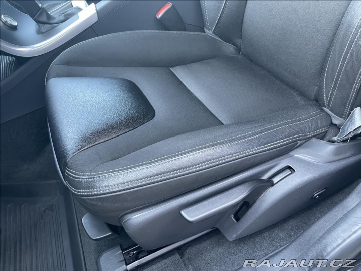 Volvo XC60 2,4 D4 AWD MOMENTUM 2015