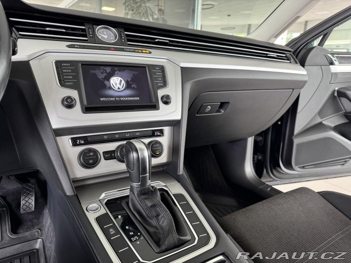 Volkswagen Passat 1,6TDI DSG*ComfortLine*AC 2015