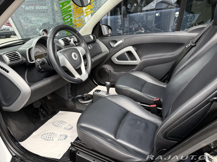 Smart Fortwo 1,0 62kW Cabrio kůže REZE 2009