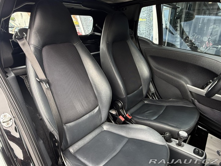 Smart Fortwo 1,0 62kW Cabrio kůže REZE 2009