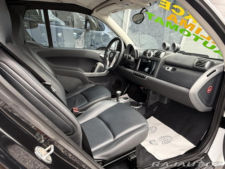Smart Fortwo 1,0 62kW Cabrio kůže REZE 2009