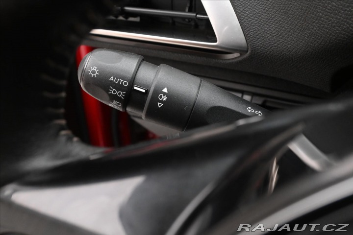 Peugeot 3008 1,5 HDI 96 kW Active Záru 2022