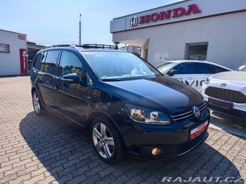 Volkswagen Touran 2.0 TDi Life 7 Míst Panor