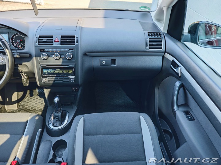 Volkswagen Touran 2.0 TDi Life 7 Míst Panor 2013