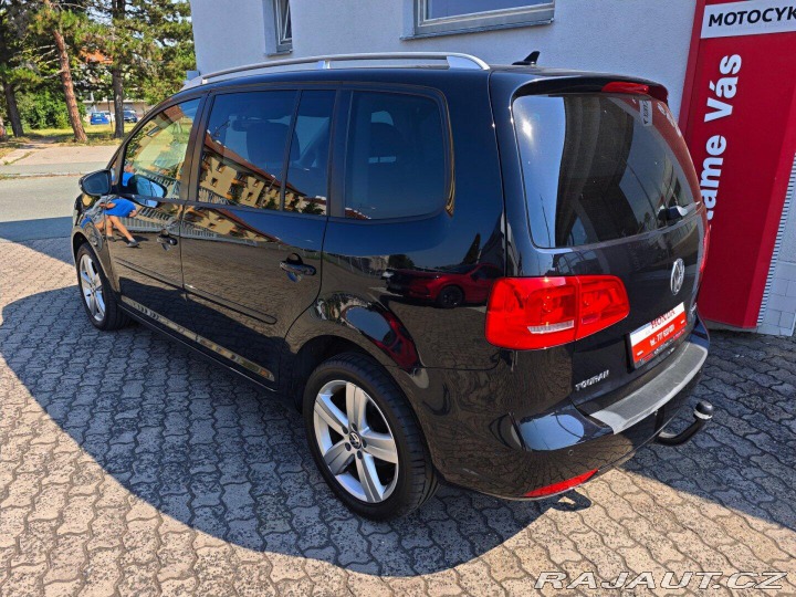 Volkswagen Touran 2.0 TDi Life 7 Míst Panor 2013