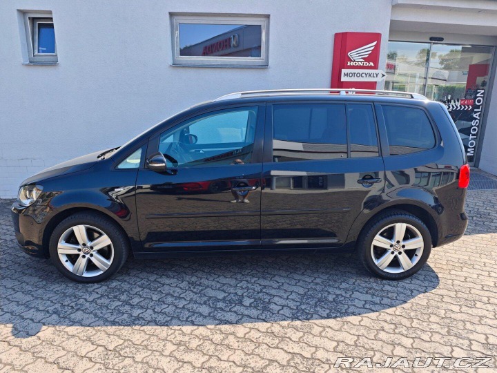 Volkswagen Touran 2.0 TDi Life 7 Míst Panor 2013