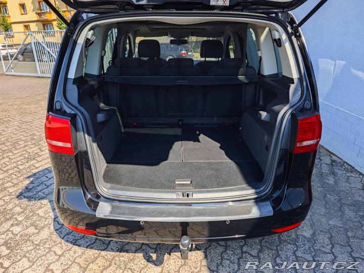 Volkswagen Touran 2.0 TDi Life 7 Míst Panor 2013