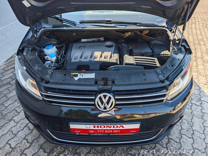 Volkswagen Touran 2.0 TDi Life 7 Míst Panor 2013