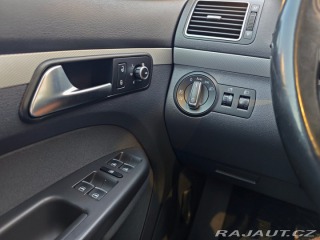 Volkswagen Touran 2.0 TDi Life 7 Míst Panor 2013
