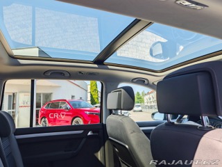 Volkswagen Touran 2.0 TDi Life 7 Míst Panor 2013