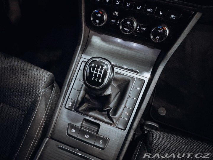 Škoda Superb 2.0 TDI 110kW Style Combi 2022