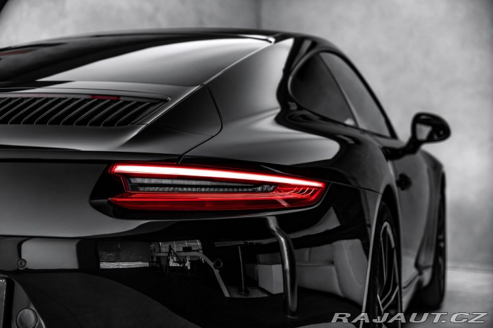Porsche 911 Carrera 991 Sport Chrono 2018
