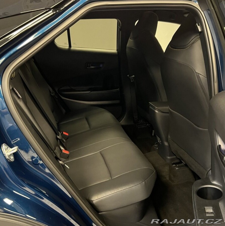 Toyota C-HR 2,0 HYBRID AT AWD EXECUTI 2025
