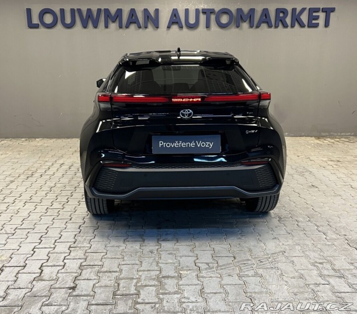 Toyota C-HR 2,0 HYBRID AT AWD EXECUTI 2025