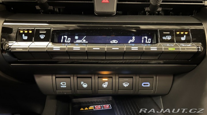 Toyota C-HR 2,0 HYBRID AT AWD EXECUTI 2025