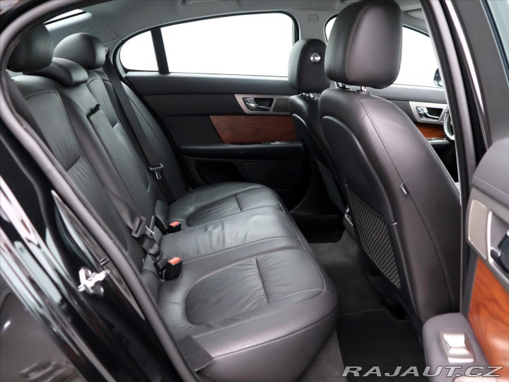 Jaguar XF 3,0 D 155kW Luxury 2011