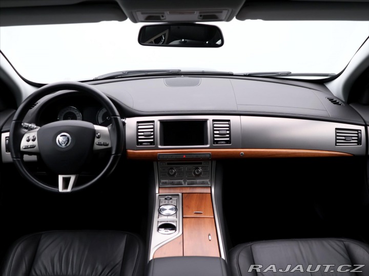 Jaguar XF 3,0 D 155kW Luxury 2011