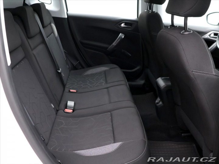 Peugeot 2008 1,2 PureTech 61kW Allure 2019