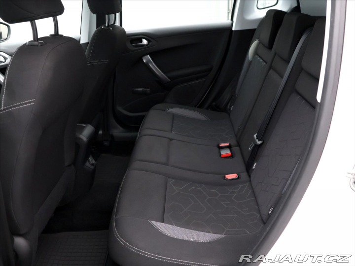 Peugeot 2008 1,2 PureTech 61kW Allure 2019