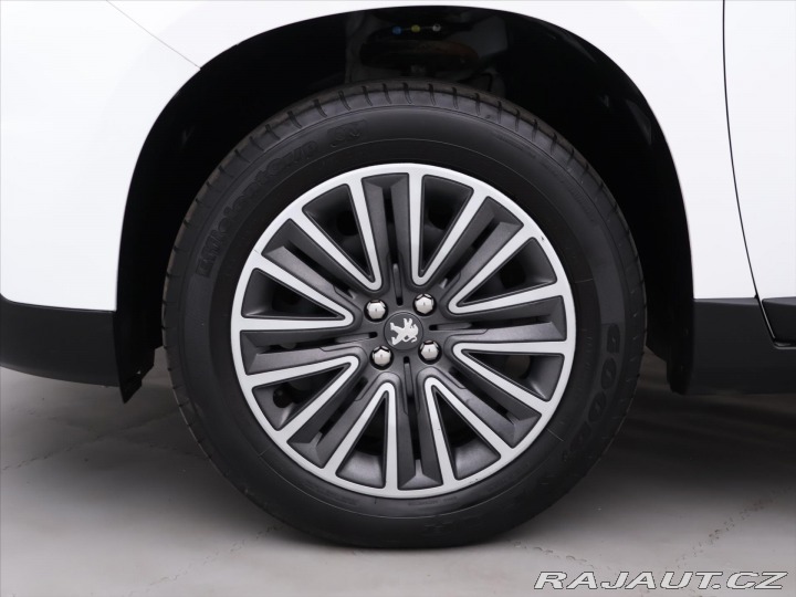 Peugeot 2008 1,2 PureTech 61kW Allure 2019