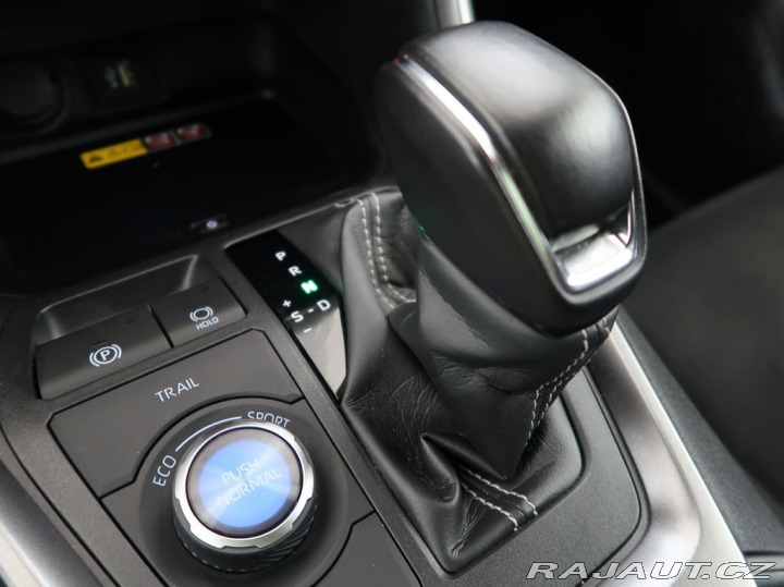 Toyota RAV4 2.5HEV,4X4,GR-SPORT,CZ,1M 2025