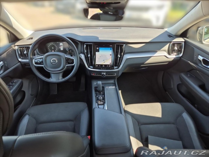 Volvo V60 2,0 D4 AWD Cross Country 2021