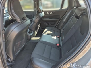Volvo V60 2,0 D4 AWD Cross Country 2021