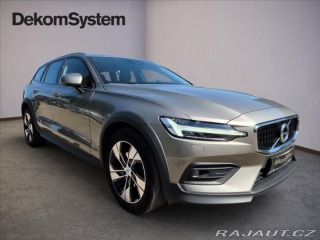 Volvo V60 2,0 D4 AWD Cross Country 2021