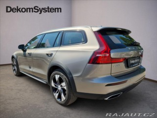 Volvo V60 2,0 D4 AWD Cross Country 2021