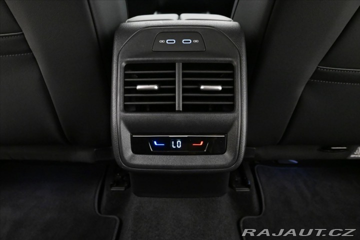 Volkswagen Passat 2,0 TDI 110 kW DSG Busine 2024
