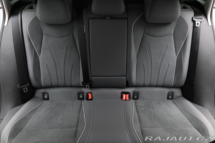 Volkswagen Passat 2,0 TDI 110 kW DSG Busine 2024
