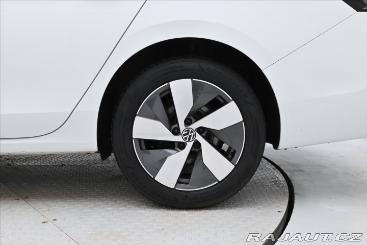 Volkswagen Passat 2,0 TDI 110 kW DSG Busine 2024