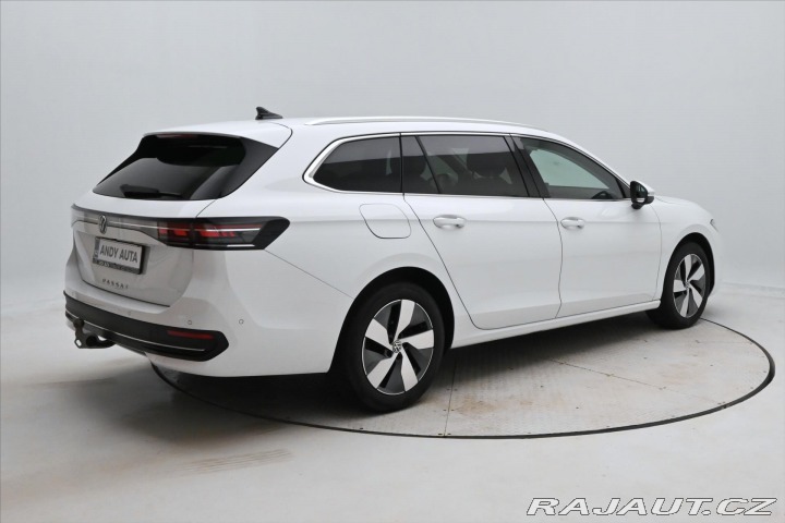 Volkswagen Passat 2,0 TDI 110 kW DSG Busine 2024
