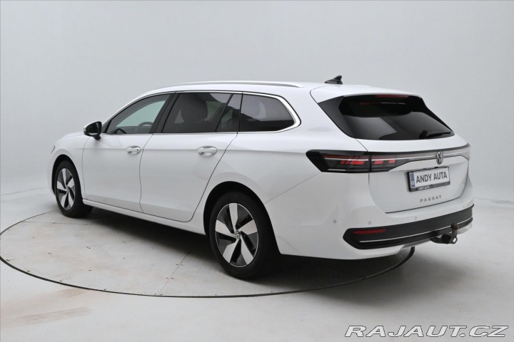 Volkswagen Passat 2,0 TDI 110 kW DSG Busine 2024