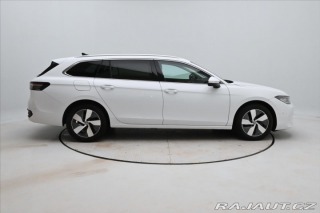 Volkswagen Passat 2,0 TDI 110 kW DSG Busine 2024