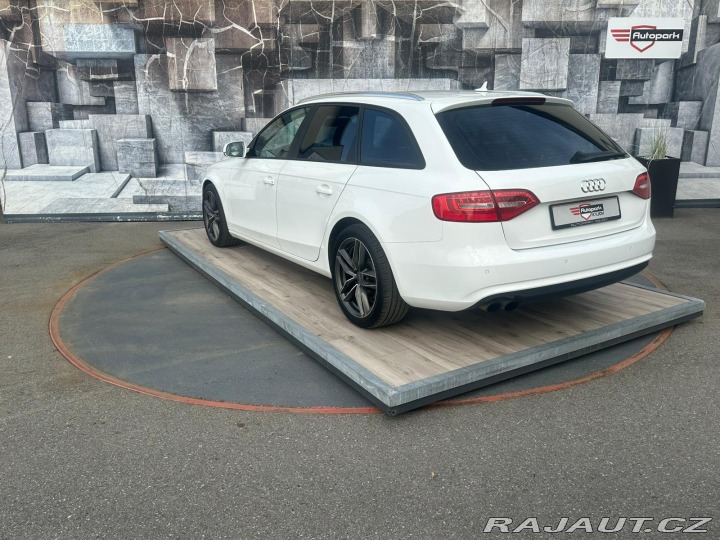 Audi A4 2.0TDi,105KW,VYHŘ.SED.,TE 2012