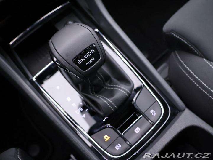 Škoda Karoq 2,0 TDI 4x4 DSG Sportline 2025