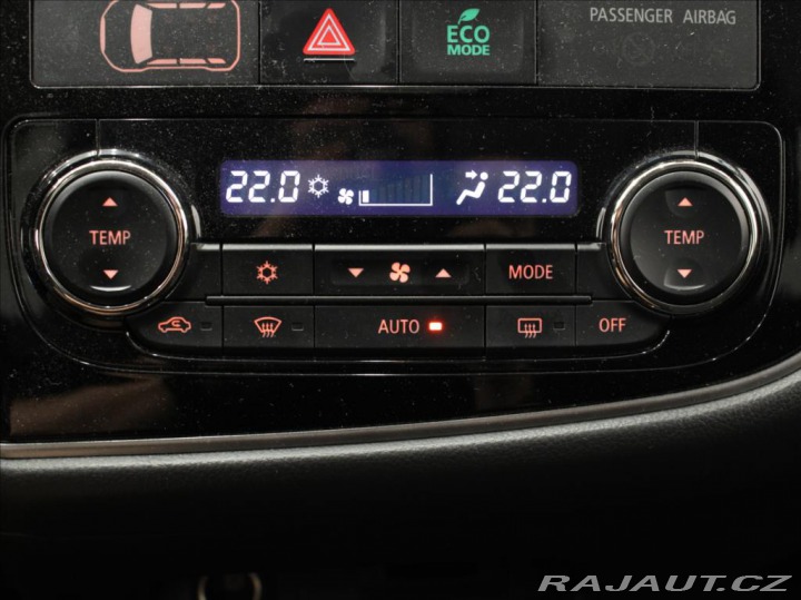 Mitsubishi Outlander 2,3 DI-D 110kW 4x4 7-míst 2016